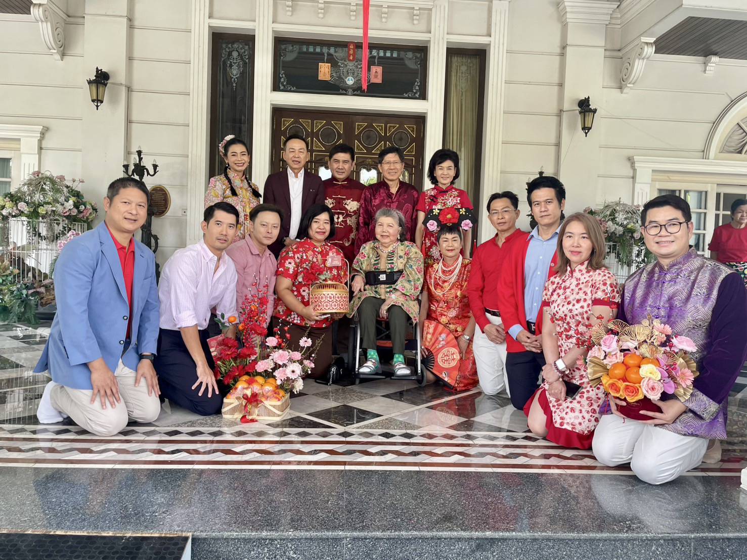 You are currently viewing ไทย วี.พี. คอร์ปอเรชั่น เข้าอวยพรและมอบส้มมงคลแด่ ดร.ปราณี เผอิญโชค ประธานกรรมการกลุ่มบริษัทไทยรุ่ง เนื่องในเทศกาลตรุษจีน 2568